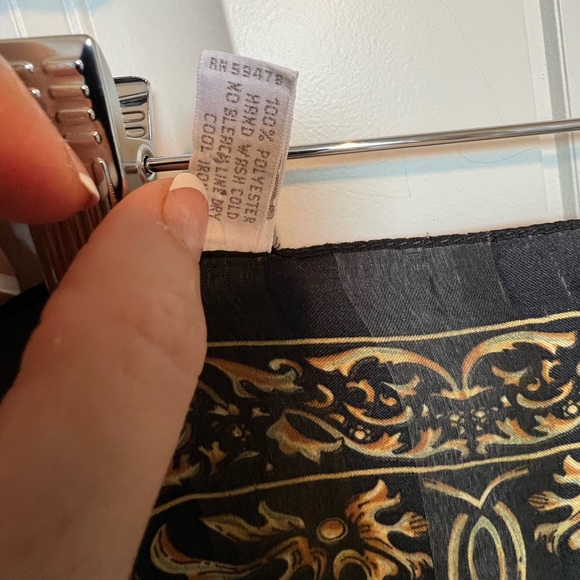 Scarf - Picture 5 of 5